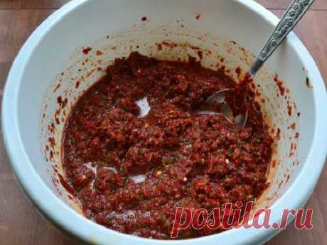 Аджика на зиму — рецепты самой вкусной домашней аджики Всем привет! Совсем недавно пробовал очень вкусную аджику. Угощали меня друзья и всё утверждали, что это они сделали сами. Долго