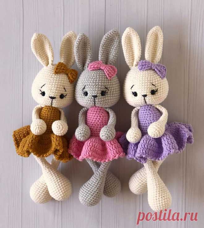 PDF Зайчата крючком. FREE crochet pattern; Аmigurumi animal patterns. Амигуруми схемы и описания на русском. Вязаные игрушки и поделки своими руками #amimore - большой заяц, зайчик, кролик в платье, зайчонок, зайка в юбочке, крольчонок.