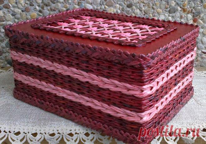 Плетение из газет. Мастер-класс на крышку с цветным узором из трубочек.