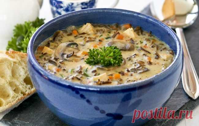 12 НЕВЕРОЯТНО ВКУСНЫХ СУПОВ СО ВСЕГО МИРА Знаменитый болгарский гуляш (бограчгуйяш)  На традиционных и очень популярных в Венгрии конкурсах на лучший гуляш такой суп готовят на открытом огне. Не только потому, что именно так и стряпали настоящие мадьярские пастухи, но еще и ради специальной посуды, в которой только и можно приготовить
