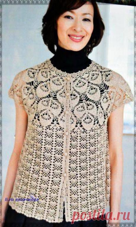 Кофточка с круглой кокеткой.