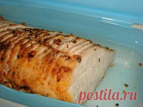 Запеченное мясо с корицей и приправами 
Ингредиенты:свиное мясо - от 800 г до 1 кг1 небольшая головка чеснока4 чайные ложки корицы2 чайные ложки хмели-сунелисоль, щепотка красного молотого острого перца3 столовые ложки зерен горчицыфольгаП…