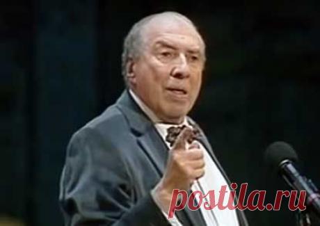 Сергей Юрский: антисемитизм — проблема мистическая Это интервью было взято четверть века назад в крохотной гримерке Юрского в Театре им. Моссовета.