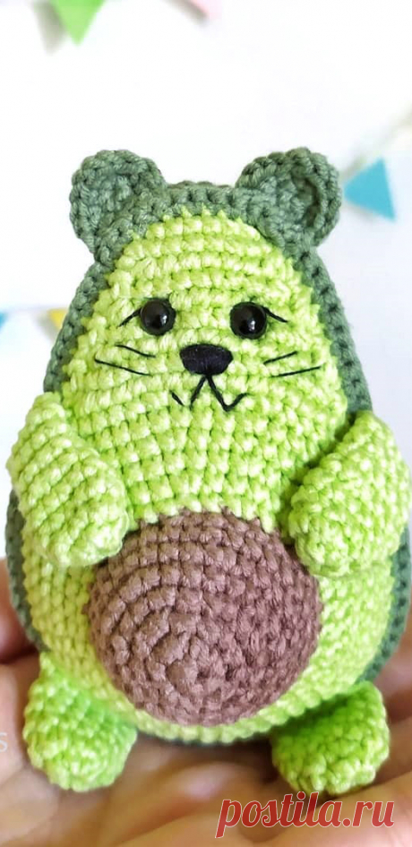 PDF Авокотик крючком. FREE crochet pattern; Аmigurumi toy patterns. Амигуруми схемы и описания на русском. Вязаные игрушки и поделки своими руками #amimore - авокадо, маленький авокадик, фрукт.
