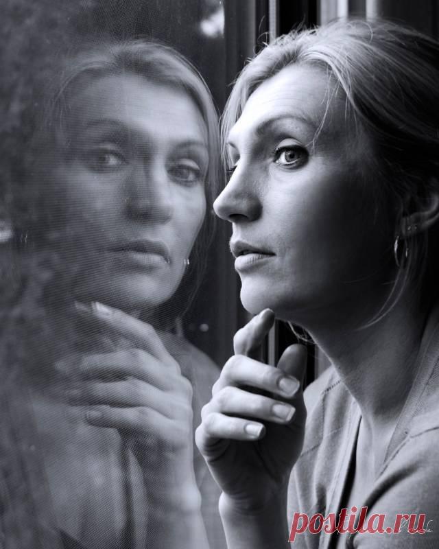 По закону Отражения, почему мы привлекаем одних и тех же людей и проблемы — Психология