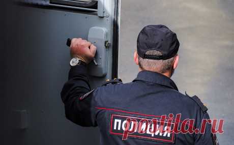 В Чечне предложили запретить СМИ указывать национальность преступников. Региональный парламент считает, что каждое необдуманно сказанное слово может стать детонатором социального взрыва, а распространение подобных сведений должно расцениваться как оскорбление национальных и религиозных чувств