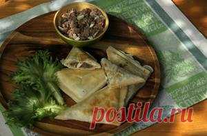 Пирожки из слоеного теста с мясом рецепт с фотографиями