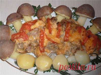 Свинина с сыром и помидорами запечёная в фольге