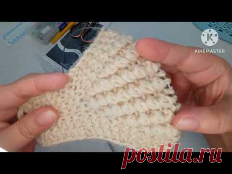 Повязка на голову/связана спицами объёмным узором..