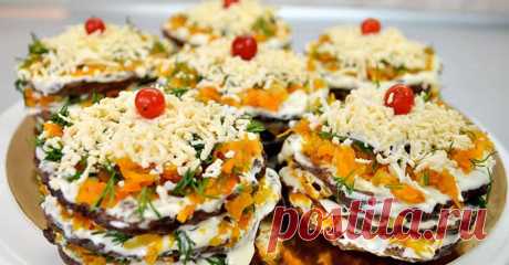 Печеночные мини-тортики: просто, бюджетно и красиво Вкусное блюдо для праздничного стола.