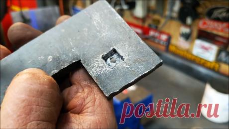 Квадратные отверстия в металле, делаем в гараже Слесари, механики, автолюбители и обычные люди умеющие пользоваться инструментом, при своей работе нередко сталкиваются с ситуациями, когда у них может возникнуть необходимость в той или другой металлической (стальной) детали, изделии сделать квадратное отверстие. Приобретать специальное