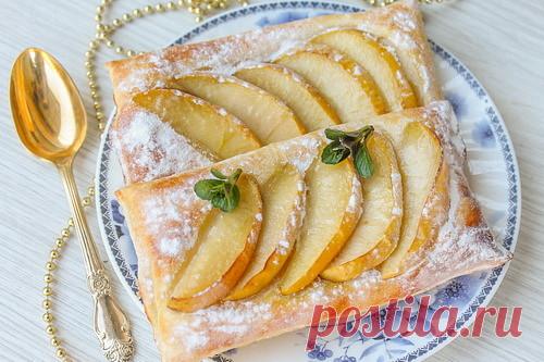 Десерт - слойки с яблоками. Дешево и очень вкусно!
Все мы любим сладкое, а особенно это высказывание относится к мужскому полу, ведь они обязательно требуют десерта после еды! И экономные хозяюшки научились не только вкусно готовить сладкие блюда, но еще и тратить при этом минимум денег на все необходимые для его создания продукты. Не верите - приготовьте слойки с яблоками!
Они будут готовы уже через 10-15 минут при наличии у вас духовки или духового шкафа, а вам даже не п...