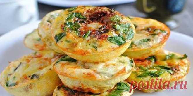 Вкуснятина, рецепт которой будут выпрашивать все подруги. И всех дел - на 15 минут Ингредиенты
— Творог 200 г— Твердый сыр 50 г— Помидор 1 шт.— Болгарский перец 1 шт.— Зелень по вкусу— Яйцо 2 шт.— Соль по вкусу— Пшеничная мука 2 ст. л.
 Рецепт приготовления
Мелко нарежьте перец и по…