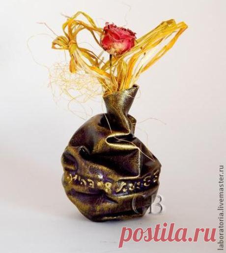 Мятая ваза из пластиковой бутылки - Online Rukodelie