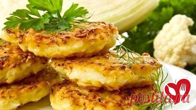 Капустные котлеты 
             
Отличный вариант быстрого и вкусного перекуса!

Ингредиенты:
Капуста — 300 гр
Кефир — 50 мл
Яйцо — 1 шт
Манная крупа — 2-4 ст. л.
Соль — 1 щепотка
Оливковое масло — 1 ст. л.

Приготовление:
1. Нашинковать очень мелко капусту. Можно использовать для этого специальную терку, чтобы капустные котлеты  были более нежными.
2. Выложить капусту в глубокую мисочку, добавить щепотку соли и помять руками.
3. Влить кефир и вбить яйцо. Тщательно перемеш...