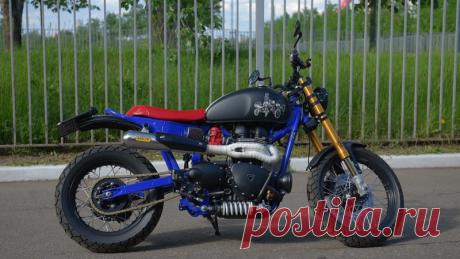 Triumph Scrambler Himself (10 фото) | Чёрт побери Кастом, построенный на базе Triumph Scrambler. Силовую установку оставили в стоке, а вот все остальное изрядно допилили. Причем некоторые переделки не сразу и заметишь за яркой (по мнению некоторых чересчур) окраской. Тем не менее, не так все с ним просто. Если хочется посмотреть про этот мот подробнее, то велкам на мой канал в youtube - #ЧУДОТЕХНИКИ с Георгием Беловым Выглядит ярко, этого не отнять Задняя подвеска передела...