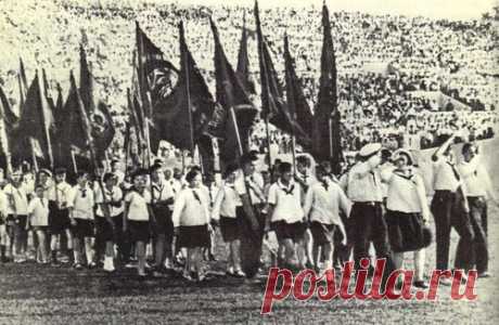 1929 год. Лев Разгон - ПЕРВЫЙ  ВСЕСОЮЗНЫЙ  СЛЕТ  ЮНЫХ  ПИОНЕРОВ.