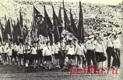 1929 год. Лев Разгон - ПЕРВЫЙ  ВСЕСОЮЗНЫЙ  СЛЕТ  ЮНЫХ  ПИОНЕРОВ.