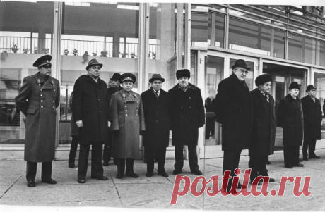 Меховая мафия: самая мощная ОПГ в СССР | Чёрт побери Эти советские промышленники начала 70-х годов ворочали почти миллиардными суммами в современном рублевом исчислении. Занимаясь высокодоходным бизнесом в обход государства, дельцы меховой мафии в конце концов попали в поле зрения КГБ.   Квартирная кража навела на след Масштабная и сверхсекретная операция КГБ СССР под кодовым названием «Картель», проведенная в начале 70-х годов, началась с квартирной кражи. От остальных по...