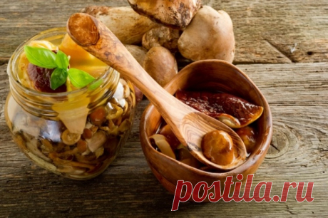 Маринованные белые грибы с луком / Простые рецепты