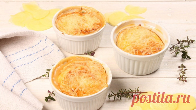 Rezept: Das deftige Kartoffel-Gratin | MDR.DE Egal ob klassisch oder kreativ – mit oder ohne Fleisch, winterliche Gratins sind eine wunderbare Möglichkeit, um das gemütliche Gefühl zu genießen, das nur ein gutes Essen zaubern kann.