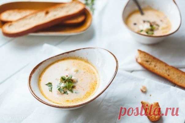 Сырный суп с гренками