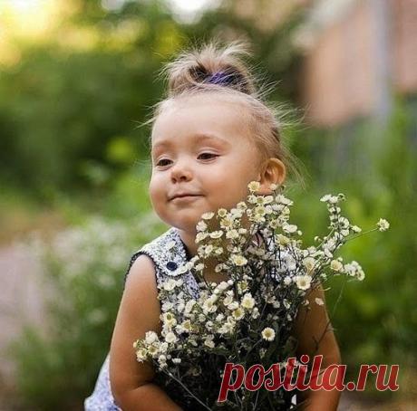 *Кнопка* с букетом.