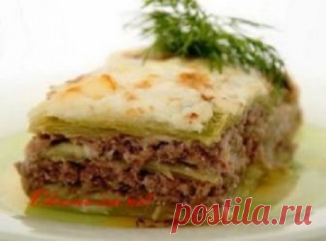 Лазанья из капусты
Для приготовления вам понадобится:
0,5 кг мясного фарша ( на ваш вкус )
1 кочан капусты
4 помидора
2 луковицы
4 зубчика чеснока
2 столовой ложки томатной пасты
соль и перец по вкусу
зелень
6 столовых ложок тертого сыра
растительное масло

Для соуса:
3 стакана молока
3 столовые ложки муки