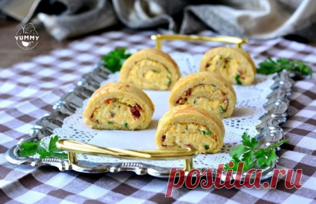Рулетики из кабачка с сырной начинкой.