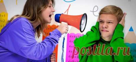 LOVE IS OVER | BOYS VS GIRLS | Funny School Situations | 面白い学校の状況 | Видеохост.ру