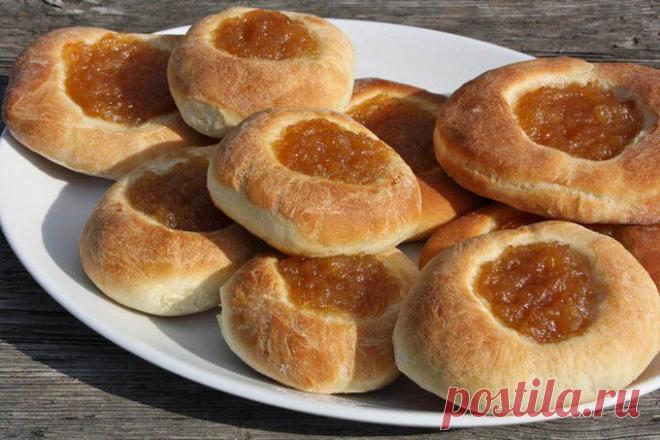 Ватрушки «Школьные» с яблочным повидлом – кулинарный рецепт