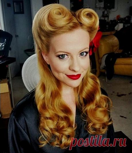 15 причесок в стиле "пин-ап" для девушки, которая любит винтаж | Милая Я Прически в стиле "пин-ап" на самом деле никогда не выходили из моды. Хотя эра "пин-ап" имела наибольшую популярность в 40-х и 50-х годах, этот стиль уходит корнями еще в 1890-е годы – время, известное своим весельем. Добавьте к этому детали стилей 1920-х и 1950-х годов и вы получите сногсшибательный микс. При любой длине, стиле, стрижке и цвете волос можно сделать удачную "Пин-ап" прическу, которая до...