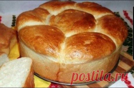 Домашний хлеб на кефире.

Испеките хлебушек на кефире. У него такая вкусная хрустящая корочка и пушистая и нежная мякушка…ммм…

Ингредиенты:
150 мл воды,
350 мл кефира,
900 гр муки,
20 гр свежих дрожжей,
1 столовая ложка сахара,
1 чайная ложка соли.

Приготовление:
1. Растворите в теплой воде (40 градусов С) дрожжи, сахар, соль. Всыпьте с пол стакана муки и перемешайте,
опара должна быть по консистенции как сметана. Накройте и дайте ей постоять 10-15 минут, пока не увеличи...
