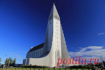 Лютеранская церковь в Рейкьявике Хатльгримскиркья (исл. Hallgrímskirkja — церковь Халлгримура) — лютеранская церковь в Рейкьявике, столице Исландии. Это здание — четвёртое по высоте здание в Исландии, после длинноволновой радиомачты Хеллисандур, Эйларского длинноволнового радиопередатчика и Смараторгской башни. Церковь...