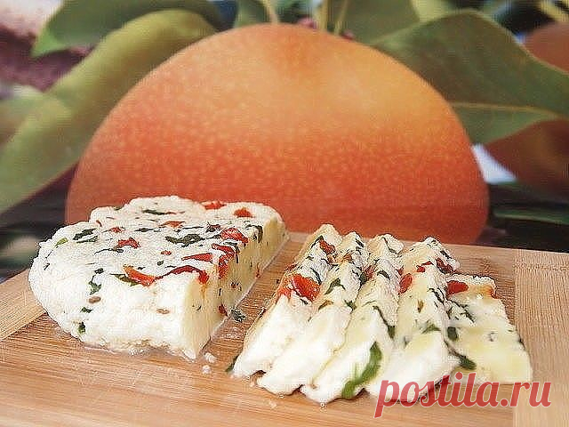 Домашний сыр за 3 часа
 
Невероятно вкусный сыр, который содержит только натуральные продукты и ничего лишнего.Сыры которые мы покупаем в магазине, не понятно из чего сделаны.
А ведь в сыр продукт полезный с большим содержанием кальция. Да и какой ребёнок не любит вермишель с сыром?!В этом сыре все продукты натуральные,ничего лишнего, поэтому вы точно уверены, что вашему чаду этот сыр будетполезен.
 Ингредиенты:
-1 литр молока
-1 ст.л.соли
-200-300 г. сметаны
-3 яйца