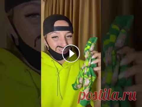 Что дарить на 23 февраля?  Девочки!!! Не ведитесь! Они специально так делают. Срочно отправляйте видео подругам. Иначе долгожданных подарков на 8 марта не будет...