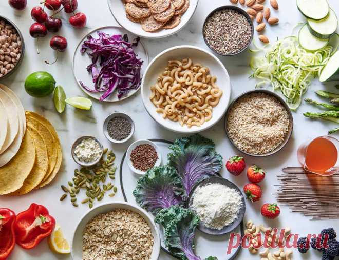 Какие продукты питания не сочетаются друг с другом Каким образом нужно составить свое меню и подобрать продукты, чтобы процесс пищеварения осуществлялся максимально эффективно, а организм получил как можно больше пользы от пищи? Что именно не рекомендуется и даже вредно съедать в одно и то же время?