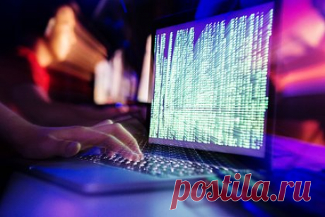 IT-эксперты предрекли увеличение хакерских атак на банки России. В России в 2024 году может вырасти число хакерских атак на финансовый сектор. По словам эксперта по информационной безопасности Лиги цифровой экономики Виталия Фомина, это связано с тем, что российский бизнес отключили от полноценного использования проверенных временем решений в области кибербезопасности.