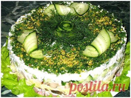 Мясной салат с фисташками