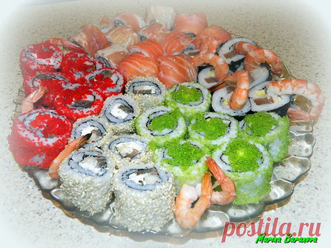 ЭКЗОТИКА -РОЛЛЫ !!! **Листья Нори, рис круглый, тунец копченый, форель соленая, авокадо, огурец, сыр творожный, креветки, икра Тобико, кунжут для
обсыпки. *Закрутим роллы, сочетая начинки в разных вариациях! Как фантазия велит !!!