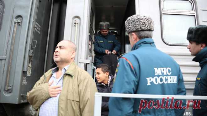 В Чечню прибыла группа беженцев из сектора Газа. В Чечню прибыла группа из 116 беженцев из сектора Газа. Об этом сообщил в своем Telegram-канале глава региона Рамзан Кадыров. В составе группы 60 несовершеннолетних. Беженцев встретил чеченский министр по национальной политике, внешним ...