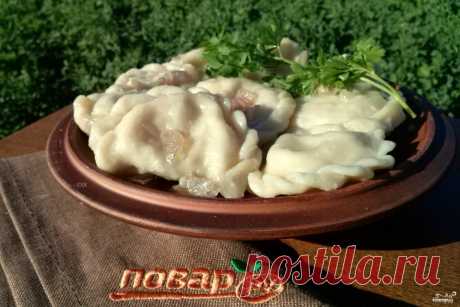 Вареники. 
источник Лучшие рецепты Повара

Вареники. Это вкусное и сытное блюдо никогда не надоедает, тем более с таким разнообразием начинки, и это еще не все её виды, которые я перечислила. Вареники можно вар…