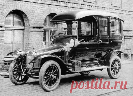 Прошлое. Серия автомобилей Руссо-Балт выпускалась с 1909 года. Автомобили марки &quot;Руссо-балт&quot; отличались прочностью и надежностью, свидетельством чему служили их успехи в ралли и дальних пробегах, в частности, на международных ралли Монте-Карло и Сан-Себастьян.