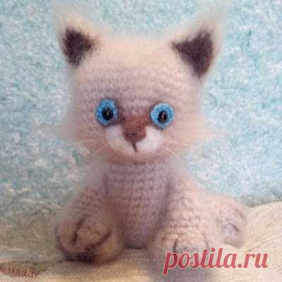 1000 схем амигуруми на русском: Вязаный котенок Рыська