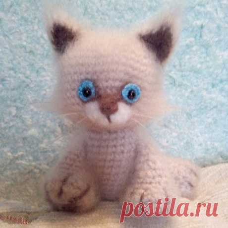 1000 схем амигуруми на русском: Вязаный котенок Рыська