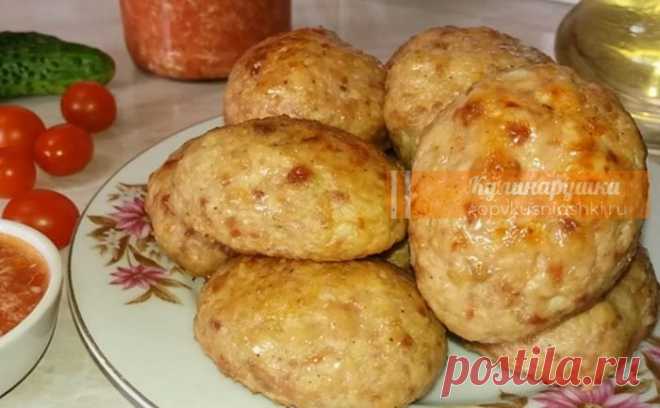 ВКУСНЫЕ И СОЧНЫЕ КОТЛЕТЫ В ДУХОВКЕ МОЖНО ПРИГОТОВИТЬ ИЗ ЛЮБОГО ФАРША: ГЛАВНОЕ, ЗНАТЬ НЕСКОЛЬКО ПРАВИЛ Приготовление очень легкое, не нужно стоять у плиты и получается не так жирно, как на сковороде.