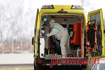 На трассе в Чехии столкнулись 36 автомобилей. На скоростной трассе в Чехии произошла авария, в результате которой столкнулись 36 автомобилей. На 33-м километре магистрали Пльзень — Прага произошло столкновение 22 легковых и 14 грузовых машин. Четыре человека получили ранения различной степени тяжести, их доставили в больницу на вертолетах.