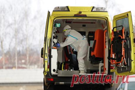 На трассе в Чехии столкнулись 36 автомобилей. На скоростной трассе в Чехии произошла авария, в результате которой столкнулись 36 автомобилей. На 33-м километре магистрали Пльзень — Прага произошло столкновение 22 легковых и 14 грузовых машин. Четыре человека получили ранения различной степени тяжести, их доставили в больницу на вертолетах.