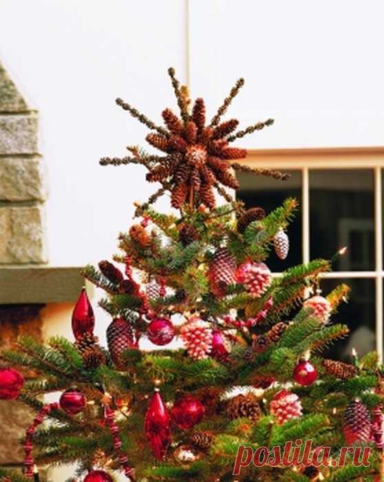 Звезда на елку из шишек, гирлянда из конфет и еще 18 идей для Нового года