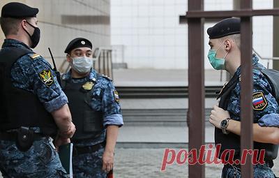 Присяжные оправдали экс-главу Раменского района Подмосковья по делу об убийстве. Перед присяжными стояли четыре вопроса: было ли убийство, если было, то совершил ли его Андрей Кулаков, виновен ли он и заслуживает ли снисхождения